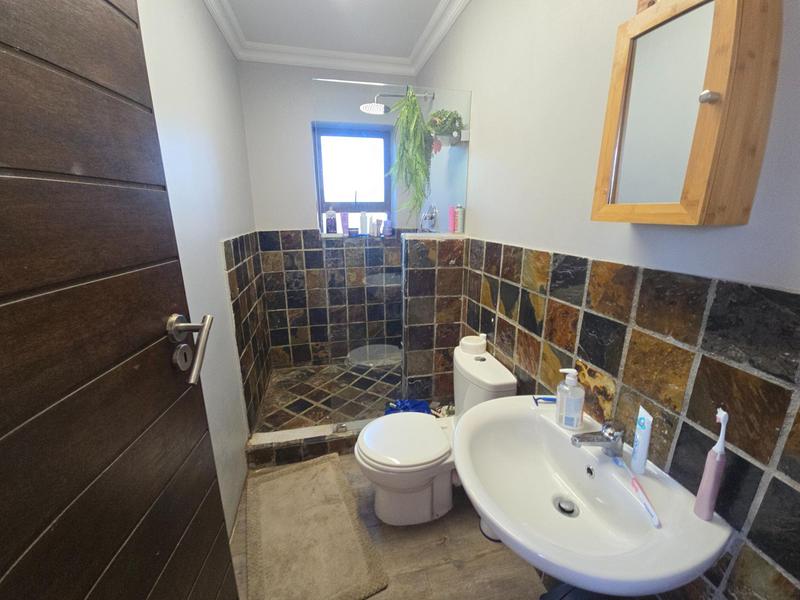 To Let 5 Bedroom Property for Rent in Lochnerhof Western Cape